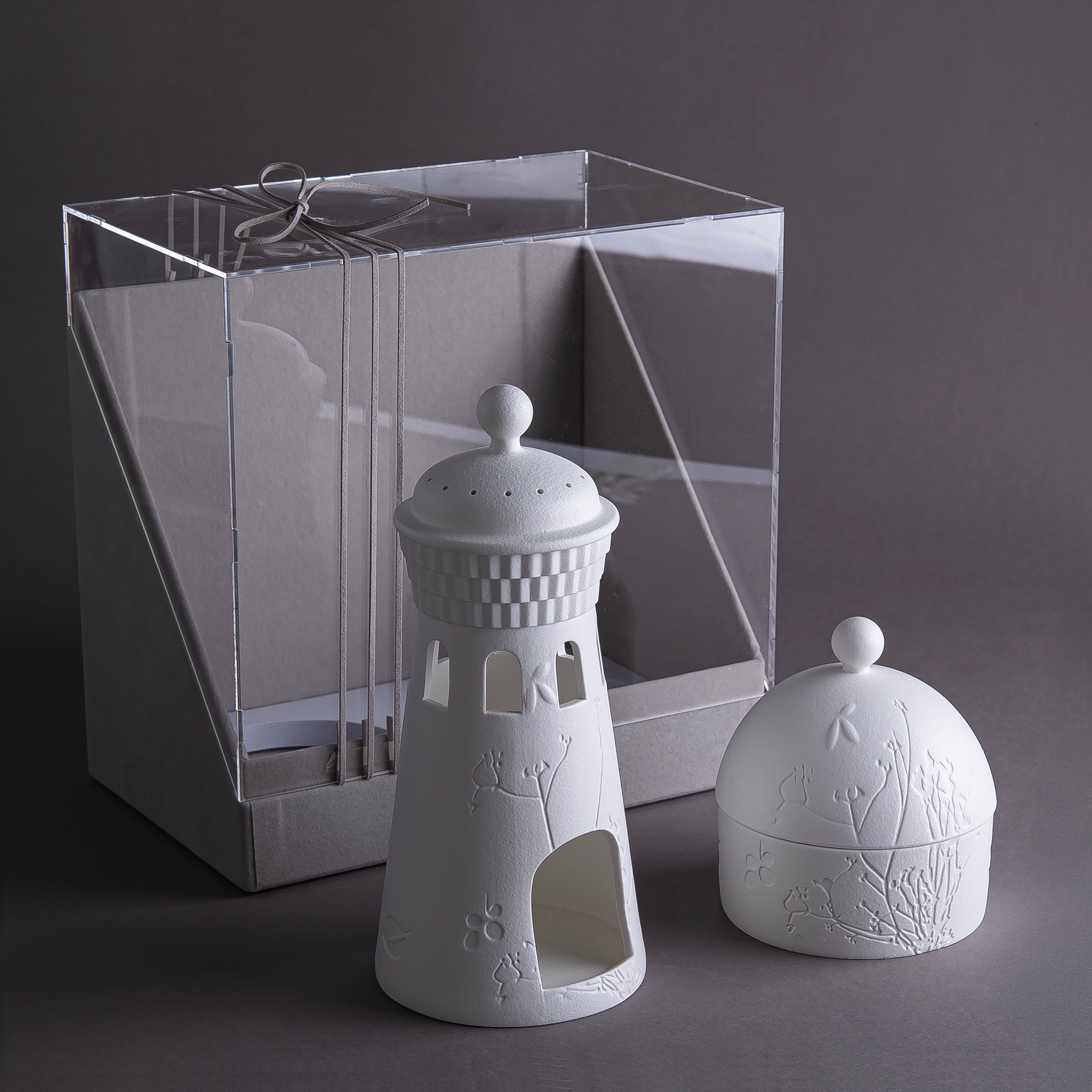 طقم مكون من مبخر و وعاء سيراميك مع بوكس هدايا - أبيض
