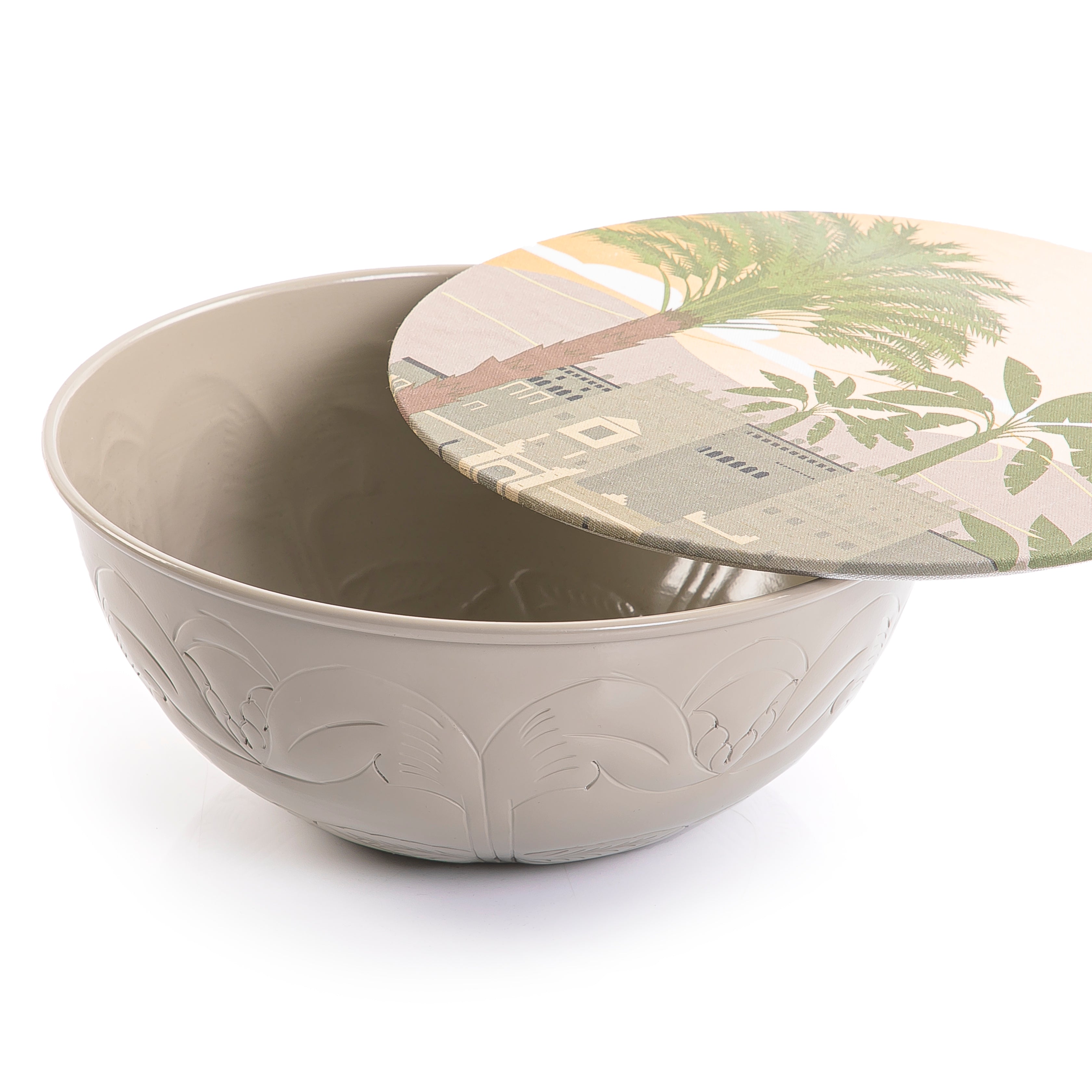 وعاء معدن بغطاء ملون