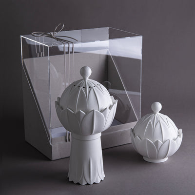 طقم مكون من مبخر و وعاء سيراميك مع بوكس هدايا - أبيض 