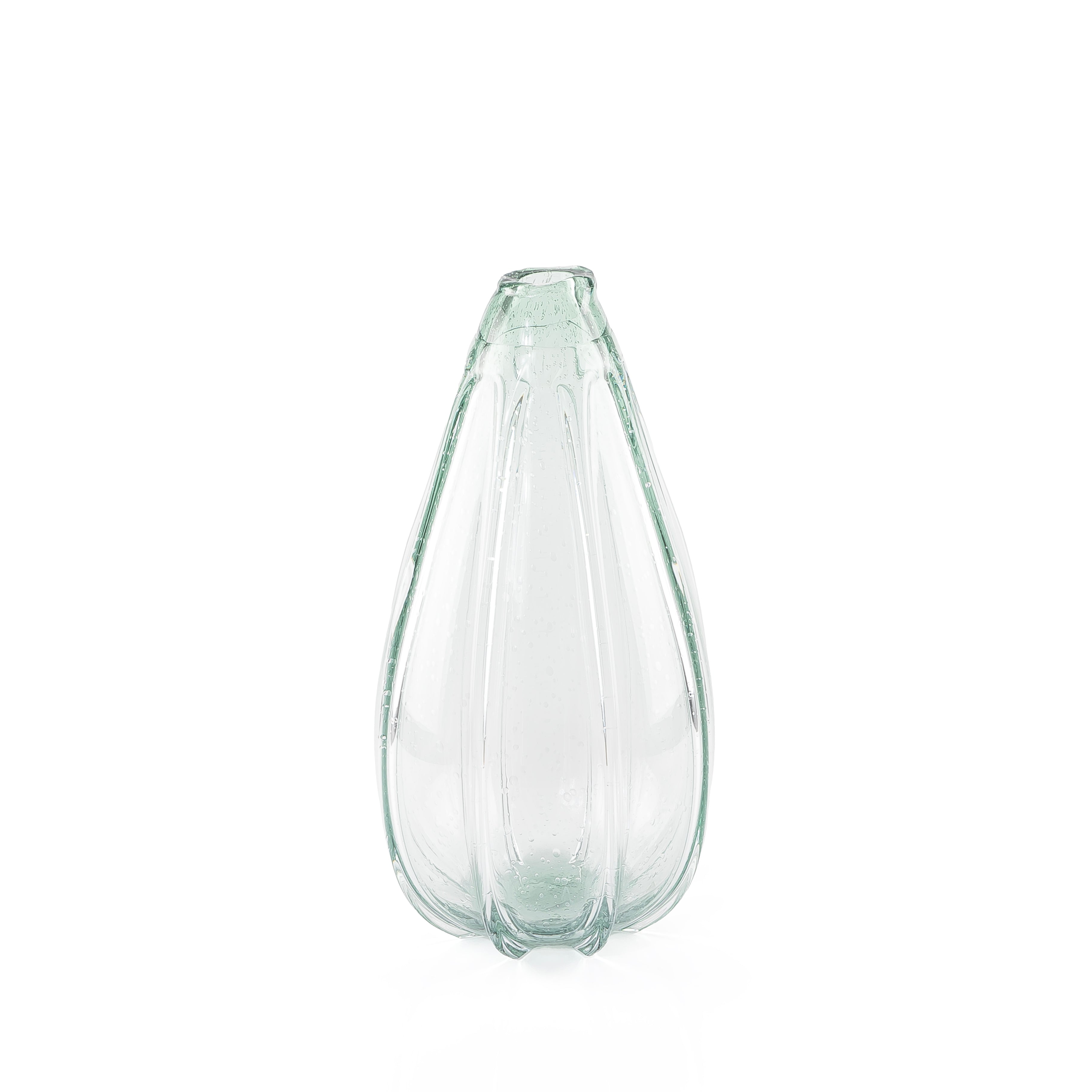 فازه زجاجية شفافة
Traditional transparent glass vase
