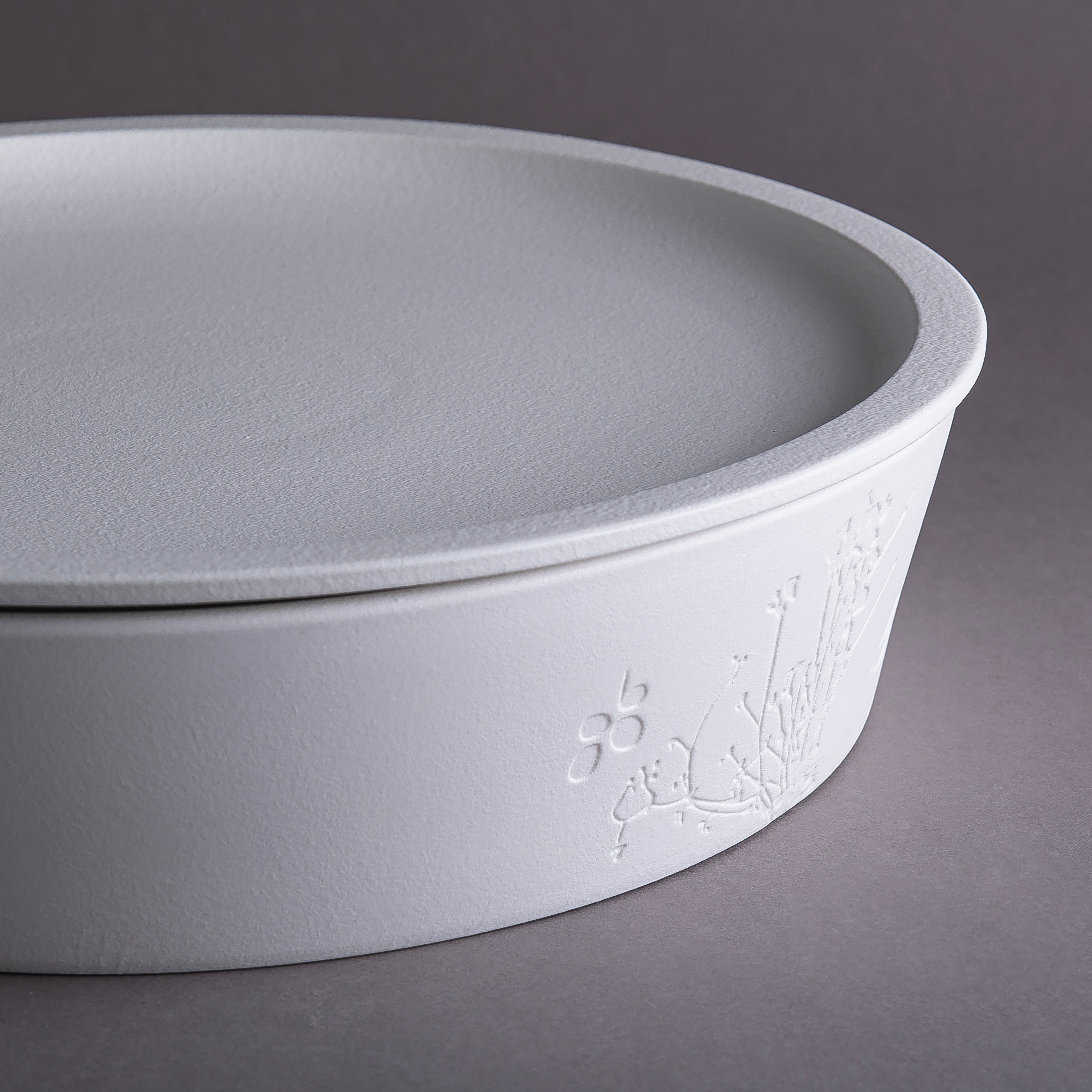 وعاء تقديم سيراميك باللون الأبيض المطفي