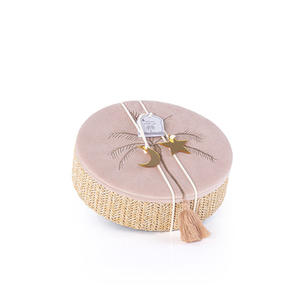 بوكس مجوهرات دائري صغير من الراتان مع غطاء – بيج