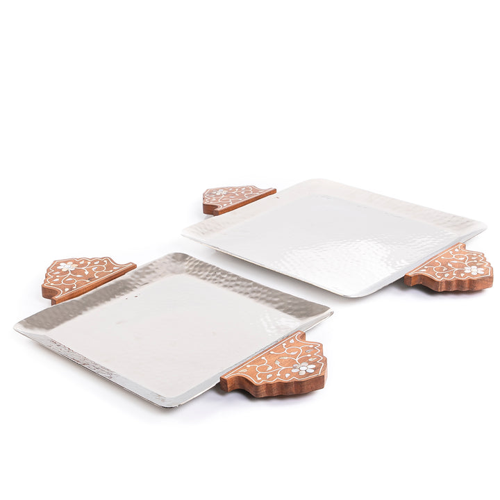 Set of 2 metal tray with wooden handle