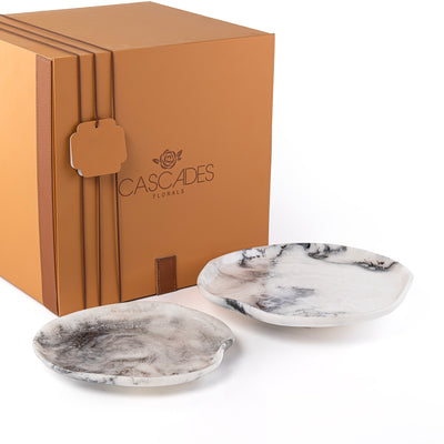 Set of 2 Resin Plates With Gift Box - White & Black