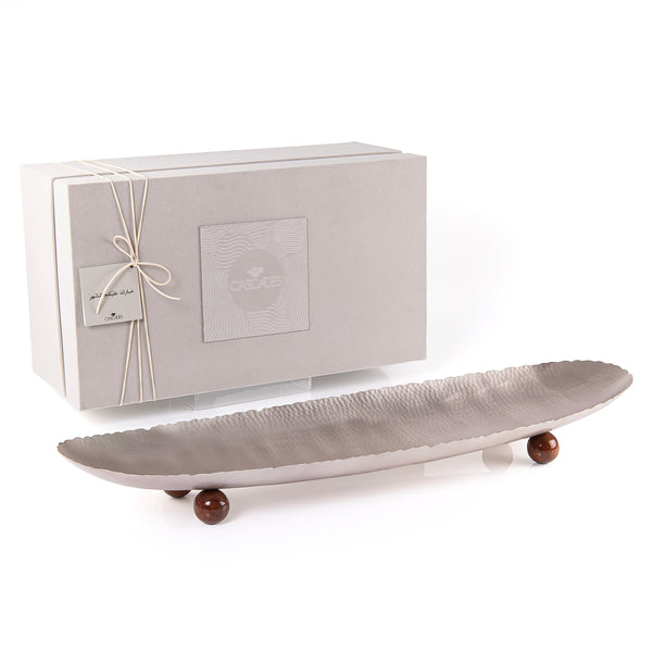 Metal plate with gift box