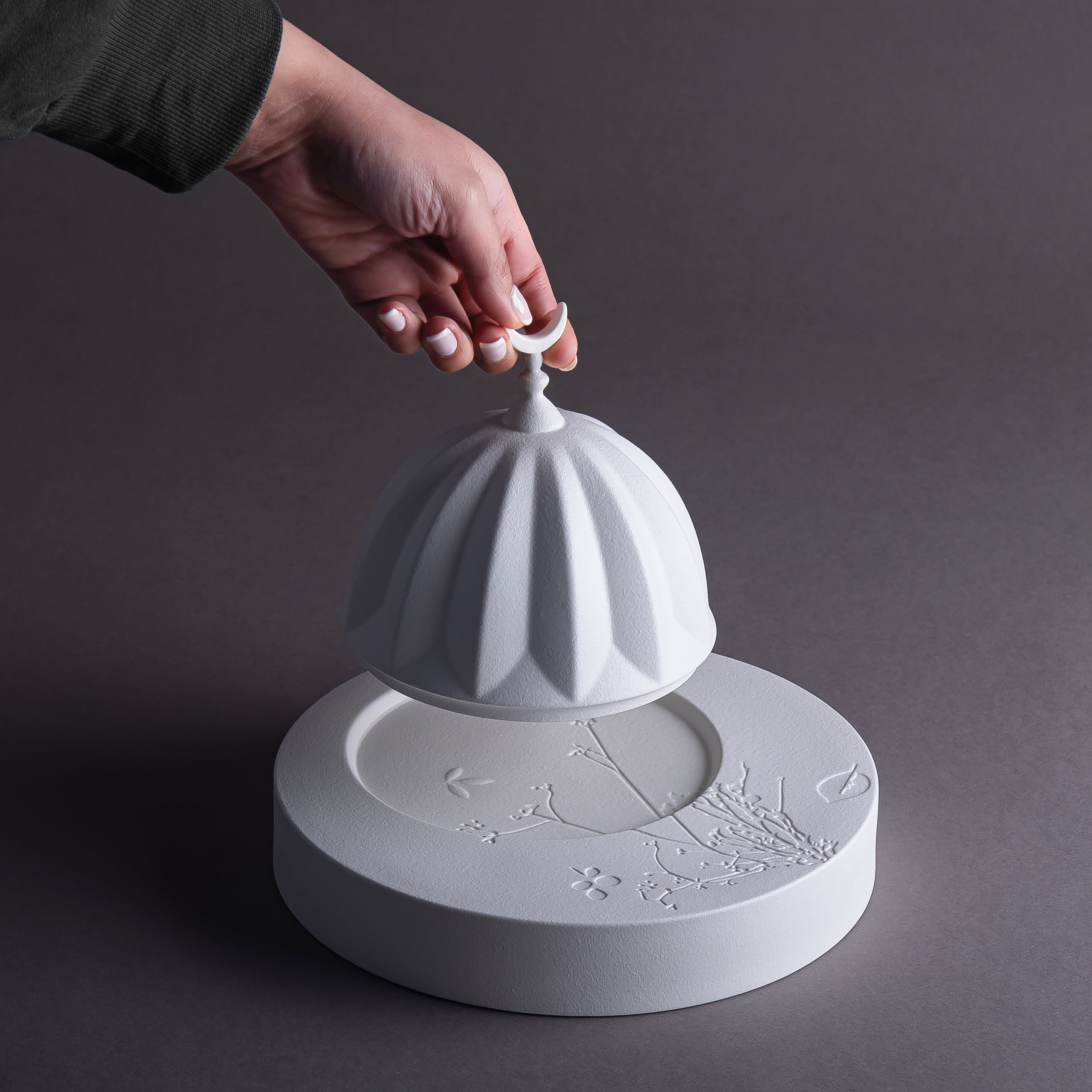 Mat White Ceramic Stand