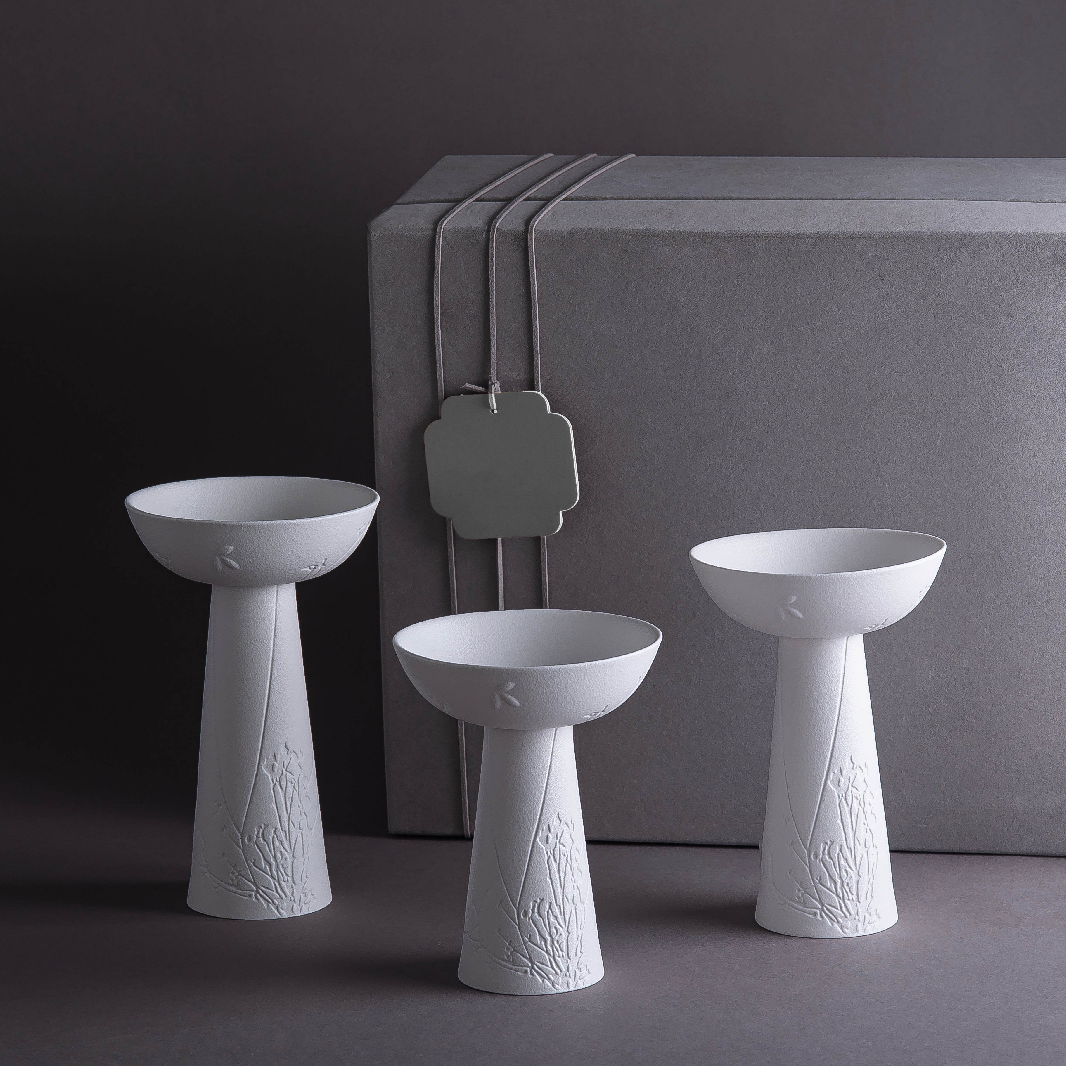 طقم مكون من 3 ستاند سيراميك مع بوكس هدايا - أبيض 