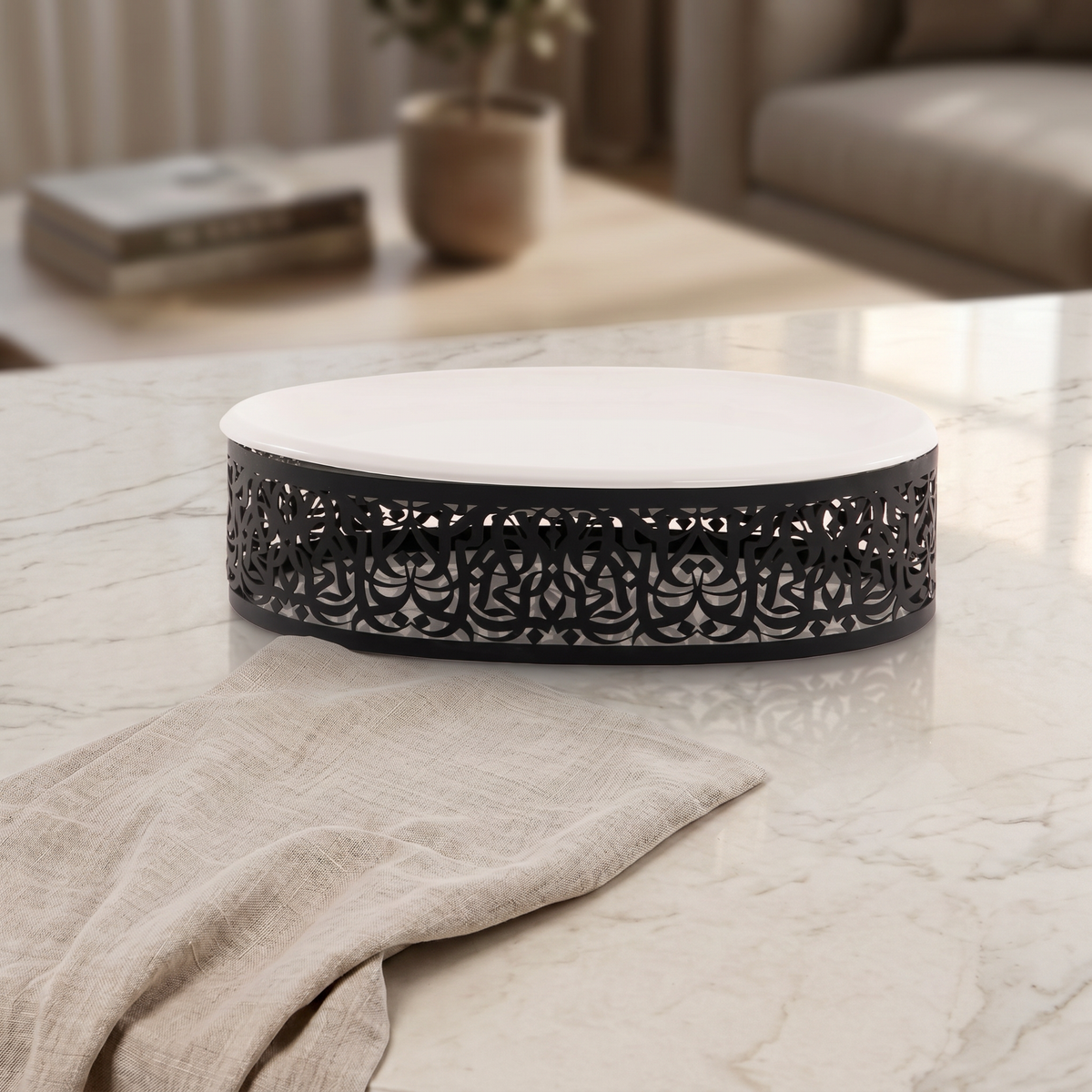 Ceramic plate and metal base with Arabian art
