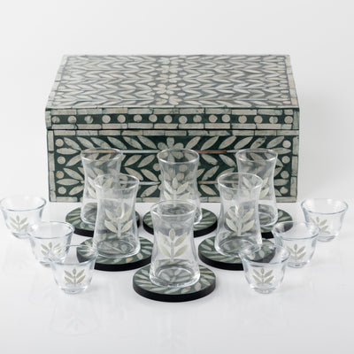 طقم صدف مكون من 12 قاعدة أكواب مع 6 أكواب للقهوة و 6 أكواب للشاي مع بوكس - أخضر  