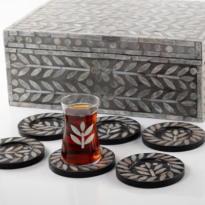 طقم صدف مكون من 12 قاعدة أكواب مع 6 أكواب للقهوة و 6 أكواب للشاي مع بوكس - رمادي