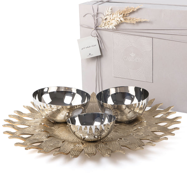 Metal plate with 3 bowls and gift box