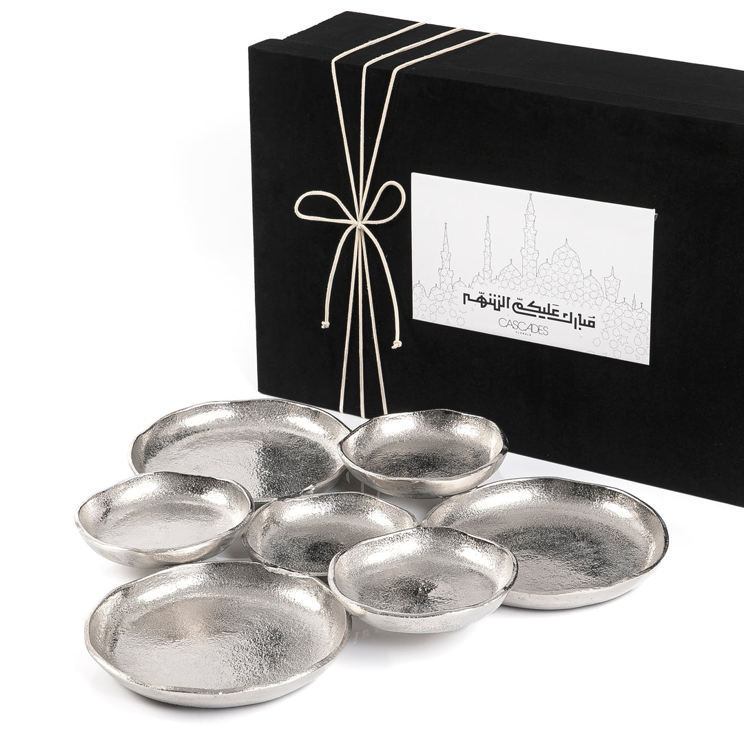 Round metal multi tray with giftbox