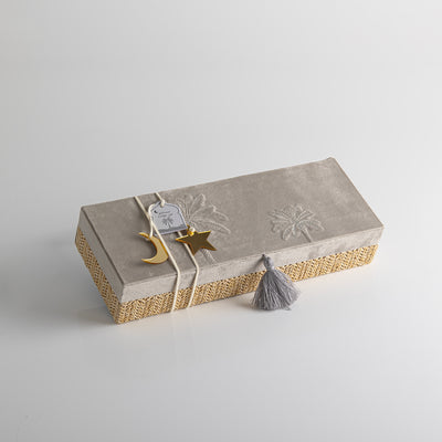بوكس مجوهرات مستطيل صغير من الراتان مع غطاء – رمادي