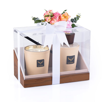 طقم هدية مكون من شمعة و ديفيوزر Cashmere Vanilla - لون كريمي من لاسيرفا مع بوكس اكريليك مزين بورد صناعي