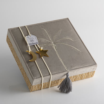 بوكس مجوهرات مربع من الراتان مع غطاء – رمادي