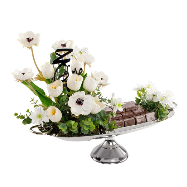 Metal stand decorated with chocolates and flower - CASCADES