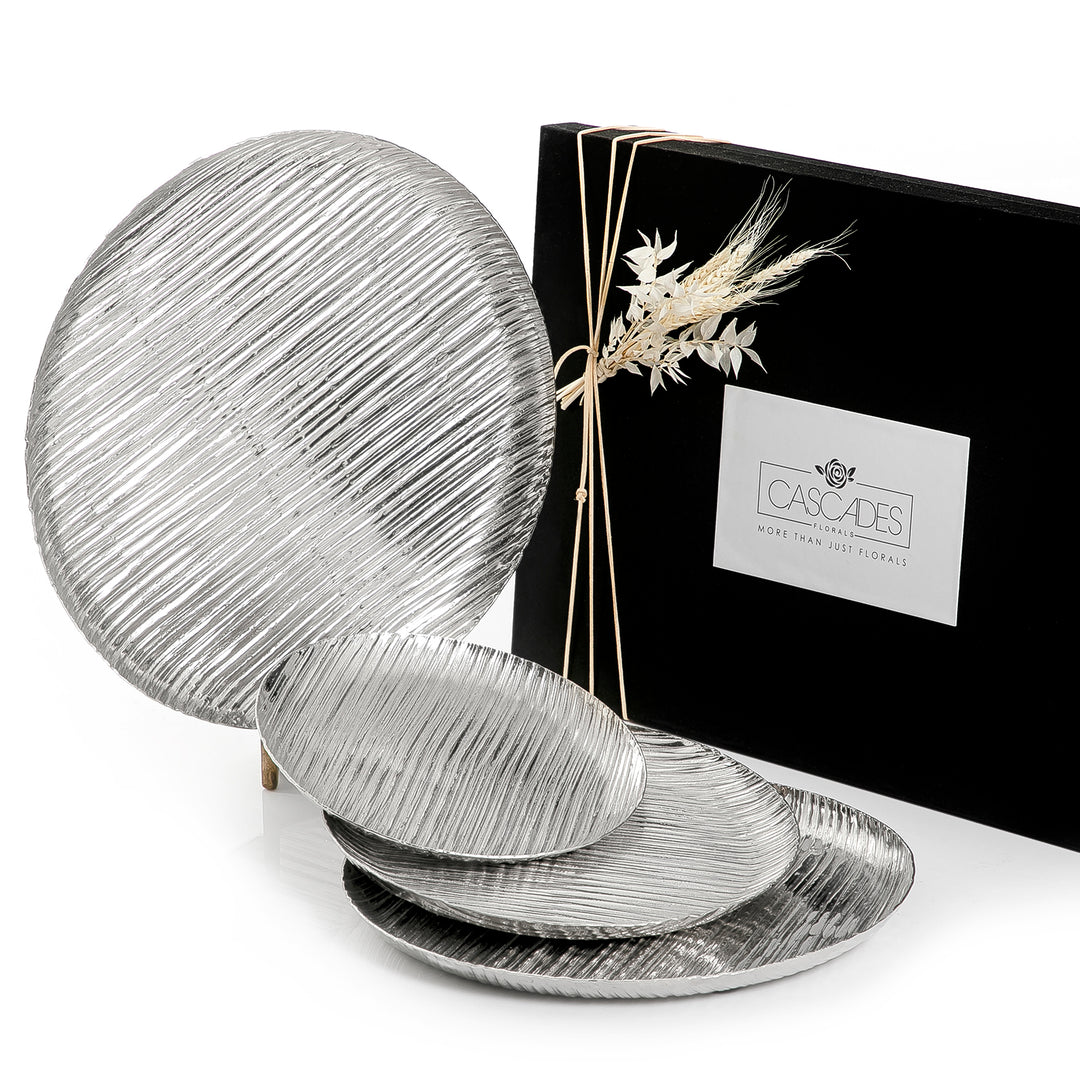 Set of 4 metal trays with gift box