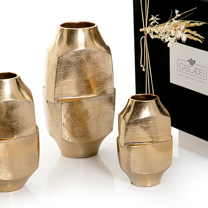 Set of 3 metal vases with gift box