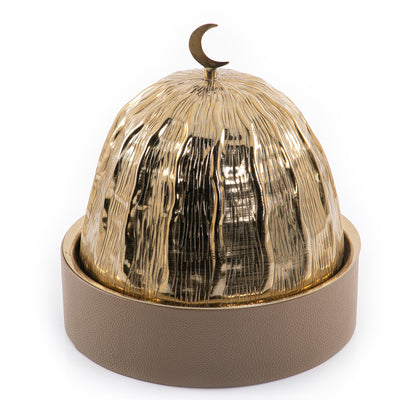 طبق جلد بغطاء معدن