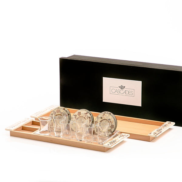 طقم 2 صواني خشبيه مع 6 استكانات وقواعد صدف